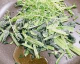市販のたらこパスタソースで豆苗inパスタ作り方1写真