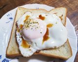 目玉焼きトーストマジックソルトバター!作り方2写真