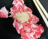 ほんだしで春菊堪能！春菊と豚の炒め。作り方2写真