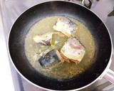 さば缶と豆腐のトマト缶煮込みでチーズ焼き作り方1写真