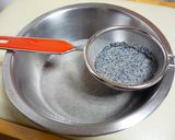 お砂糖なしでやさしい味の黒ごまプリン作り方6写真