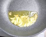 鶏もも肉とレタスのスープに温泉たまご乗せ作り方2写真