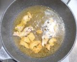 鶏もも肉とレタスのスープに温泉たまご乗せ作り方4写真