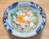 鶏もも肉とレタスのスープに温泉たまご乗せ作り方8写真