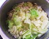 キャベツと豚バラねぎの味噌汁！作り方3写真
