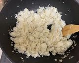 パパッと子供飯　鮭としらすのチャーハン作り方3写真
