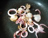 ホタテとイカ入り八丁味噌ソース焼きうどん作り方1写真