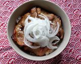 新玉ねぎ添え！豚ロース焼肉丼♪作り方1写真