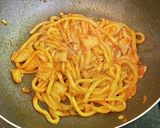 鶏もも肉と白菜キムチの焼きうどん作り方4写真