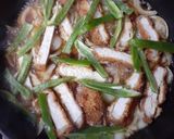 フライパン一杯にカツ煮作り方3写真