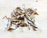 超簡単！豚肉とゴボウ・舞茸の旨辛パスタ！作り方2写真