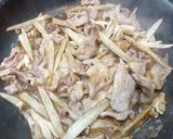 超簡単！豚肉とゴボウ・舞茸の旨辛パスタ！作り方7写真