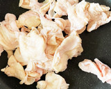 カリッカリ鶏皮ともやしと豆苗炒め作り方2写真