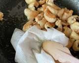 カリッカリ鶏皮ともやしと豆苗炒め作り方5写真
