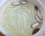 残った餃子の具で団子スープ(#^.^#)作り方2写真