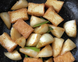 とろんと香ばしい☆蕪と厚揚げの炒め煮作り方8写真