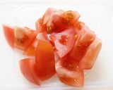 パパッと手軽に♪塩麹でトマトと豆腐の汁物作り方1写真