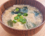 ふんわり卵とわかめのお吸い物作り方7写真