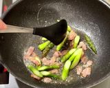 【楽めし】アスパラベーコンのバター炒飯作り方2写真