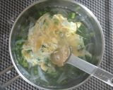 ソフトケールと玉葱と卵のお味噌汁。作り方6写真
