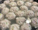薄切り肉消費！簡単♪レンコン入り豚団子鍋作り方9写真