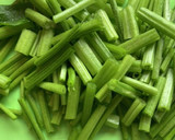 おつまみに☆ほうれん草の茎と塩昆布炒め作り方1写真