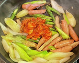長ネギ＆アスパラとソーセージのキムチ炒め作り方6写真