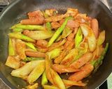 長ネギ＆アスパラとソーセージのキムチ炒め作り方7写真