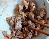 豚こまの梅肉辛和え作り方2写真
