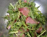 春菊とお刺身のサラダ作り方4写真