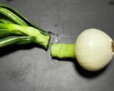 葉付き新玉ねぎ(葉玉ねぎ)の蒸し焼き作り方1写真