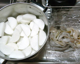母の味♪お出汁も美味しい大根とイカの煮物作り方1写真