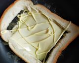 簡単！目玉焼きトースト　朝ごパン作り方4写真