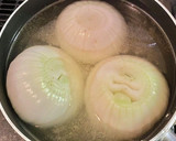新玉ねぎの丸ごと煮・白味噌仕立て作り方1写真