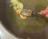 鶏と梅のペペロンチーノ作り方1写真