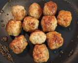 残った冷凍鶏団子の活用法☘️旨辛つくね作り方4写真