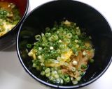 簡単！即席お味噌汁　ネギ卵作り方2写真