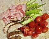 グリーンアスパラとトマトの焼きうどん作り方1写真