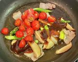 グリーンアスパラとトマトの焼きうどん作り方4写真