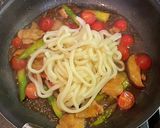 グリーンアスパラとトマトの焼きうどん作り方5写真