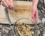 レンジで簡単！しめじと舞茸のガリバタ蒸し作り方3写真
