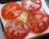 簡単！食パンパニーニ　ベーコン＆トマト作り方1写真