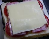 簡単！食パンパニーニ　ベーコン＆トマト作り方2写真