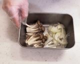 うま味倍増！きのこソースのポークソテー作り方4写真