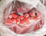 道具不要！超簡単いちごアイス作り方1写真