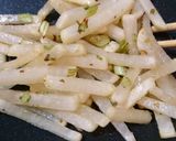 簡単！めちゃうま！大根だけ炒め♪作り方3写真
