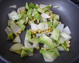 簡単☆ブロッコリーの茎の甘酢炒め☆作り方1写真