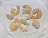エビとトマトと青梗菜のワインとバター炒め作り方2写真