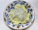 ワンタンと白髪葱の熱々ニンニクごま油がけ作り方3写真