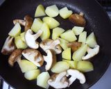 じゃがしいたけのケチャップカレー炒め作り方2写真